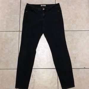 Dark grey skinny jeans☺️